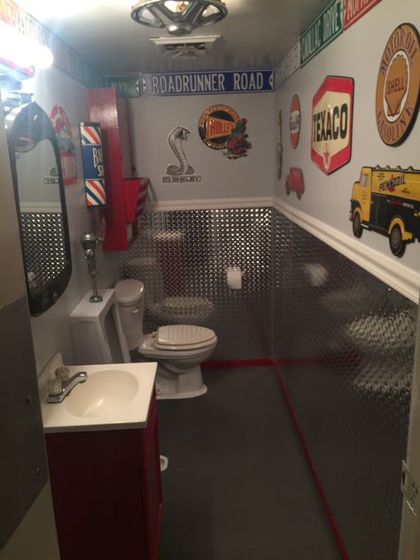 Small Mechanic Shop Ideas, Small Shop Bathroom Ideas, Mechanic Shop Bathroom Ideas, Car Theme Bathroom, Mechanic Bathroom Ideas, Car Lot Office Ideas, Car Bathroom Decor, Car Themed Bathroom, Automotive Office Ideas