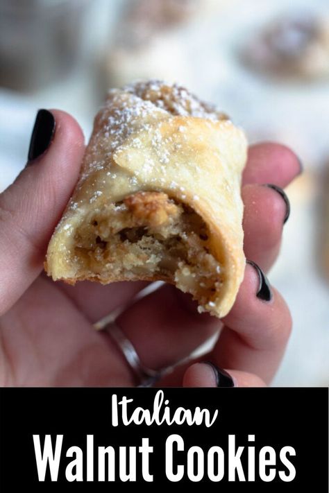 Walnut Roll, Walnut Cookie Recipes, Italian Christmas Cookies, Italian Cookie Recipes, Italian Recipes Dessert, Italian Pastries, Walnut Cookies, Biscotti Recipe, Baked Cookies