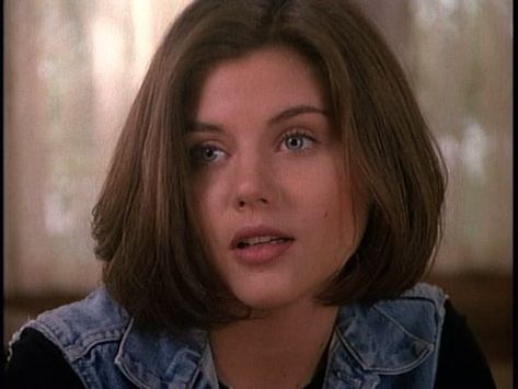 Tiffani Amber Thiessen, Valerie Malone, Beverly Hills 90210 Tiffani Amber Thiessen Hair, Valerie Malone, Tiffany Amber, Tiffani Amber Thiessen, Kelly Kapowski, Tiffani Thiessen, 90s Girl, My Tea, Beverly Hills 90210