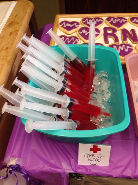 Jello "shot" syringes Veterinarian Graduation, Medical Themed Parties, Retirement Party Cakes, Vet Tech Student, Vet Tech School, Nursing School Graduation Party, Veterinary School, 20th Birthday Party, Vet School