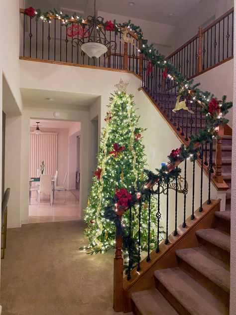 Under Stairs, Christmas Crafts, Stairs, Christmas Tree, Christmas, Home Decor, Home Décor