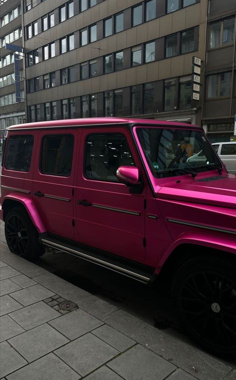 Mercedes Jeep, Luxury Cars Range Rover, Pink Jeep, Pimped Out Cars, Mercedes Benz G Class, Lux Cars, Car Goals, Mercedes Car, Luxury Lifestyle Dreams