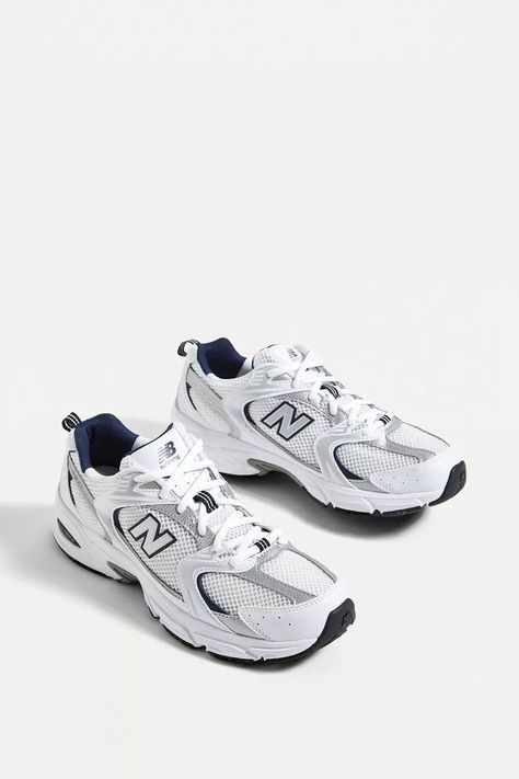 New Balance Runners, Shoe Storage Hacks, Nb Shoes, Sneaker New Balance, Back To The 90s, New Balance Trainers, New Balance White, Throw It Back, Shoe Storage Solutions