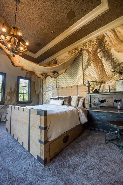 Pirate Ship Bedroom Aesthetic, Jurassic Park Decor, Jurassic Park Bedroom, Traveler Bedroom, Pirate Theme Bedroom, Jurassic Bedroom, Pirate Themed Bedroom, Pirate Bedroom Decor, Pirate Room Decor