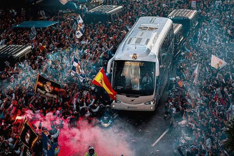 Ricardo Kaka, Real Madrid Football Club, Real Madrid Team, Real Madrid Football, Real Madrid Players, Football Club, Real Madrid, Derby, Madrid