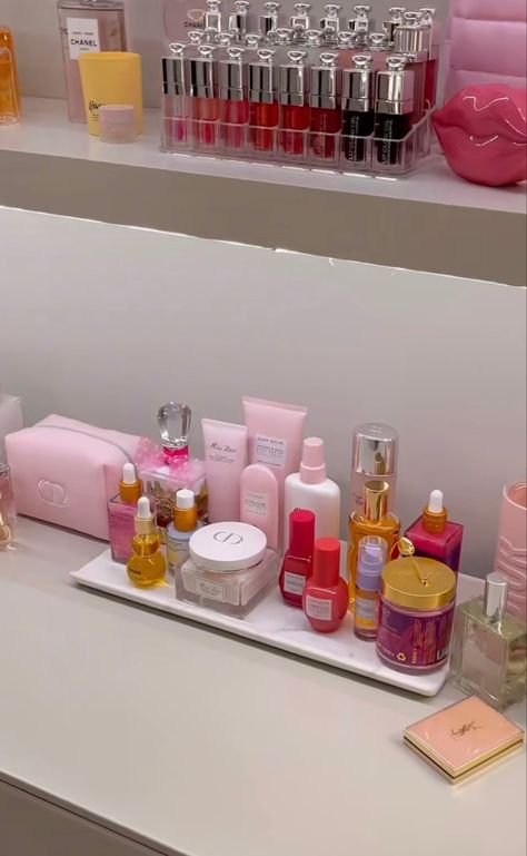 Vogue, magazine, pink, aesthetic Preppy Bathroom Organization, Pink Vanity Aesthetic, Drawer Aesthetic, Preppy Room Aesthetic, Pink Snacks, Aesthetic Bath, Girly Bathroom, Pink Vanity, Pink Desk