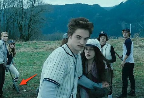 Edward angry Twilight Scenes, Twilight 2008, Twilight Funny, Twilight Memes, Twilight Cast, Twilight Edward, Twilight Photos, The Cullen, Twilight Film