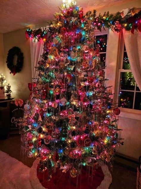 1960s Christmas, 1980s Christmas, Christmas Dreaming, Classy Christmas, Christmas Tree Inspiration, Merry Christmas To You, Christmas Past, Seasonal Crafts, Christmas Mood