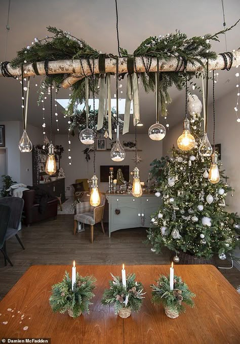 Hanging Centrepieces Christmas, Hanging Christmas Table Decorations, Hanging Over Table Decor, Christmas Ceiling Light Decorations, Suspended Christmas Decorations, Christmas Decorations Ideas Living Room, Christmas Hanging Table Decoration, Christmas Hanging Ceiling Decorations, Roof Lantern Christmas Decoration