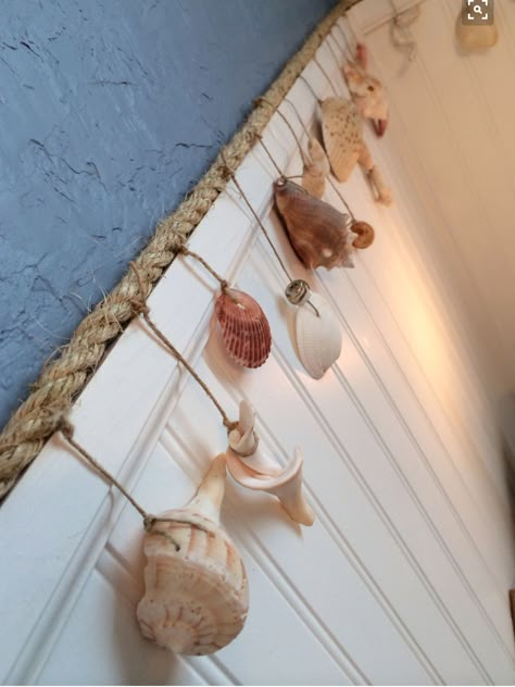 Seashell Garland, Shell Garland, Seashell Projects, Shells Diy, Beach Room, Shell Crafts Diy, Sisal Rope, Shell Decor, Beach Cottage Decor