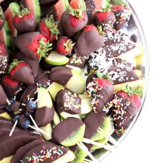 Chocolate Cover Fruit, Chocolate Covered Kiwi, Chocolate Covered Watermelon, Chocolate Dipped Fruit Platter, Chocolate Cover Fruit Ideas, Chocolate Covered Fruit Platter, Chocolate Covered Fruit Ideas, Chocolate Covered Pineapple, Appetizer Boards