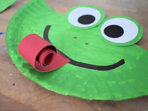 Paper Plate Frog Craft #paperplatecraft #spring #summer #kidscraft #kidcrafts #frogcraft Frog Craft, Summer Crafts For Toddlers, Infant Art, Paper Plate Crafts For Kids, K Crafts, Frog Crafts, Toddler Arts And Crafts, Summer Crafts For Kids, Animal Crafts For Kids