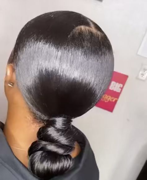 Weave Ponytail Hairstyles, Sleek Ponytail Hairstyles, Weave Ponytail, Black Ponytail Hairstyles, Pelo Afro, Natural Hair Styles Easy, Slick Hairstyles, Low Bun, Hair Ponytail Styles