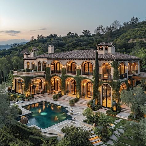 Italy Mansion, Italian Mansion, California Mansion, Old Money House, Extravagant Homes, Mansion Exterior, 36th Birthday, Dream Mansion, Dream Life House