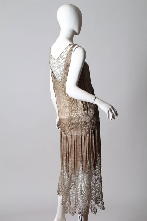 Dresses 1920s style