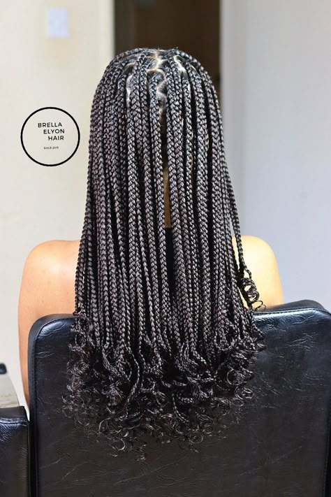 Knotless Box Braids Medium Curls At The End, Festival Looks Black Women, Knotless Box Braids Bra Strap Length, Medium Knotless Box Braids With Curls, Medium Length Box Braids With Curly Ends, Medium Braids With Curls, Box Braids With Curls At The End, Short Knotless Box Braids With Curls, Small Box Braids With Curly Ends