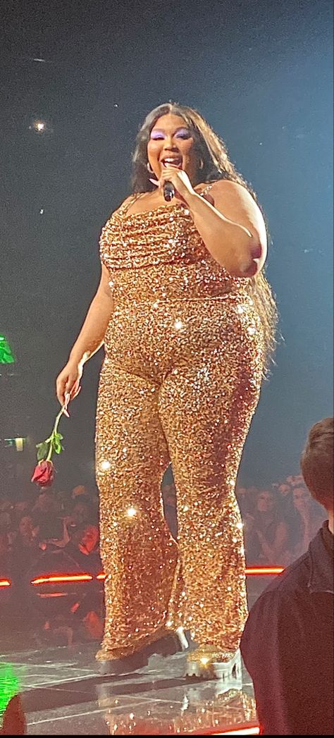 #lizzo #concerts #special Lizzo Outfits Casual, Lizzo Wallpapers, Lizzo Aesthetics, Lizzo Outfits, Lizzo Style, Lizzo Outfit, Lizzo Concert Outfit, Lizzo Concert, Pop Star Costumes