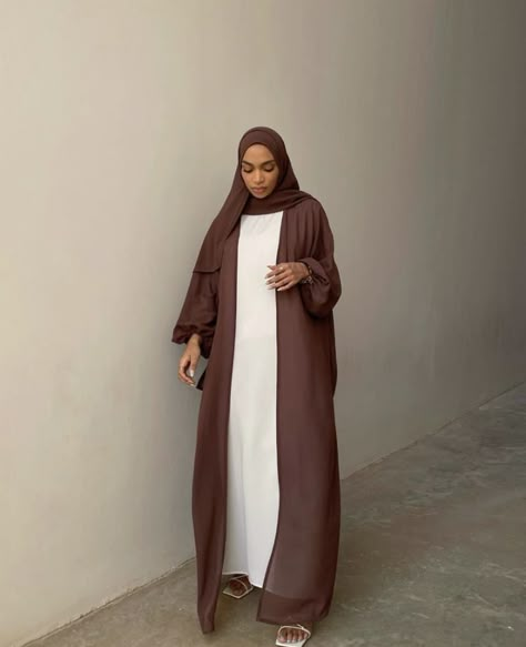 Abayas For Eid, Abaya Designs Black, Nia Amroun, Abaya Designs 2023, New Abaya Design, Brown Abaya, Printed Abaya, Abaya Designs Dubai, Latest Abaya Designs