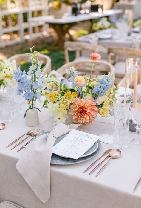 Wedding Summer Florals, Light Pastel Wedding Theme, Summer Flower Wedding Centerpieces, Wedding Table Floral Runner, Summer Bud Vases Wedding, Pastel Color Wedding Theme Table Settings, Bright Wedding Table Decorations, Circle Tablescape, Wedding Tablescape Inspiration