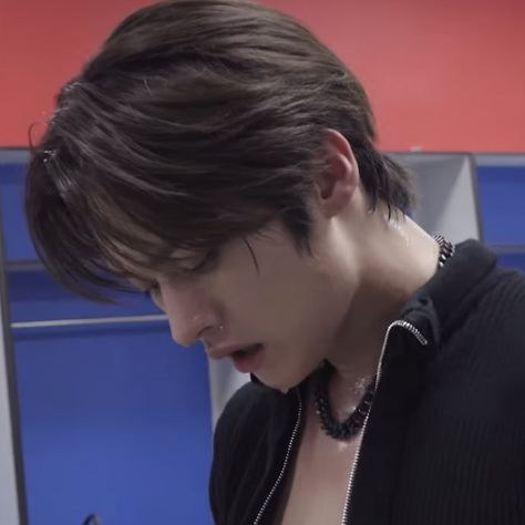 Lee Know Jawline, Lee Know Hot Pics, Nose Side Profile, Evil Bunny, Low Quality Pics, Skz Lee Know, Stray Kids Minho, Lee Know Stray Kids, Side Profile