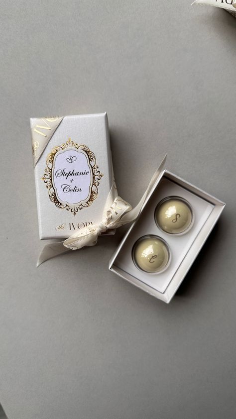 Create unforgettable memories with our unique chocolate favors, designed to make any event shine. Digital Invitations Wedding, Chocolate Favors, Baby Favors, Luxury Chocolate, Chocolate Art, Instagram Ideas Post, France Wedding, Invitations Wedding, Unforgettable Memories