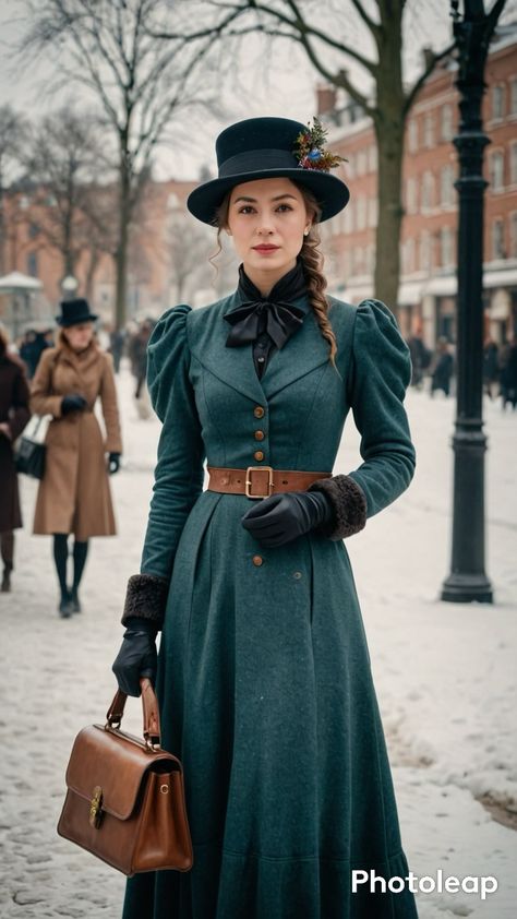 1800s London Fashion, Steampunk Outfits Women Victorian, Victorian Street Style, 1880s Womens Fashion, Victorian Detective Outfit, Austrian Style Fashion, Winter Victorian Outfit, Victorian Riding Outfit, Victorian Hats Woman 1880