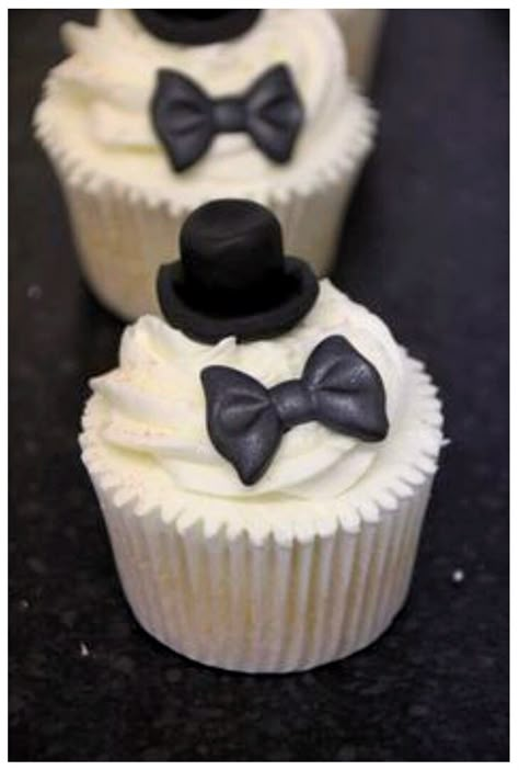 Tuxedo Cupcakes. Tuxedo Cupcakes, Crazy Cupcakes, Deco Cupcake, Fathers Day Cupcakes, Cupcakes For Men, Cake Pulls, Cupcakes Ideas, Fathers Day Cake, Charles Chaplin