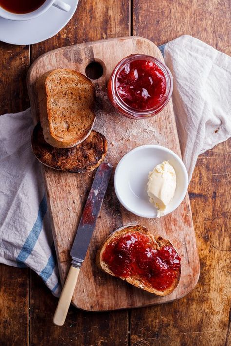 No Pectin Strawberry Jam, Pasta Food Photography, Easy Strawberry Jam, Buttered Toast, Breakfast Photography, Quotes Food, 귀여운 음식 그림, Poster Food, Food Recipes Easy