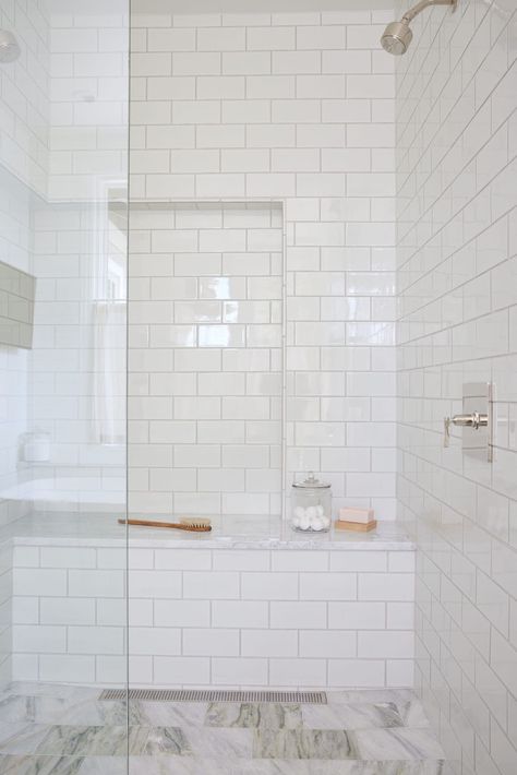 white subway tile trend Classic Bathroom Tile, White Shower Tile, White Subway Tile Shower, White Subway Tile Bathroom, Subway Tile Design, Best Bathroom Flooring, White Tile Shower, Tile Tub Surround, Subway Tile Showers