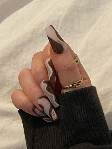 all rights to owner Brown Marble Nails, Marble Acrylic Nails, Uñas Aesthetic, Acrylic Nail Ideas, Nail Aesthetic, Brown Acrylic Nails, Birthday Plans, Brown Nails Design, Acrylic Nail Set