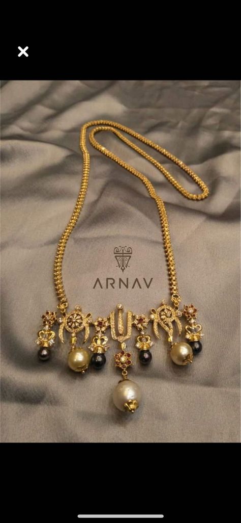 Laxmi Symbol, Temple Jewellery Mangalsutra, Marriage Necklace, God Jewellery, Hindu Marriage, Hindu Jewelry, Diamond Solitaire Pendant, Pearl Necklace Designs, Jewelry Set Design