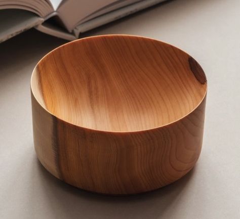 Wooden Kitchen Accessories, Turned Bowls, Woodturning Ideas, Wood Turned Bowls, Delta Light, Cool Wood Projects, Wood Turning Projects, Wall Mounted Toilet, Wooden Bowl