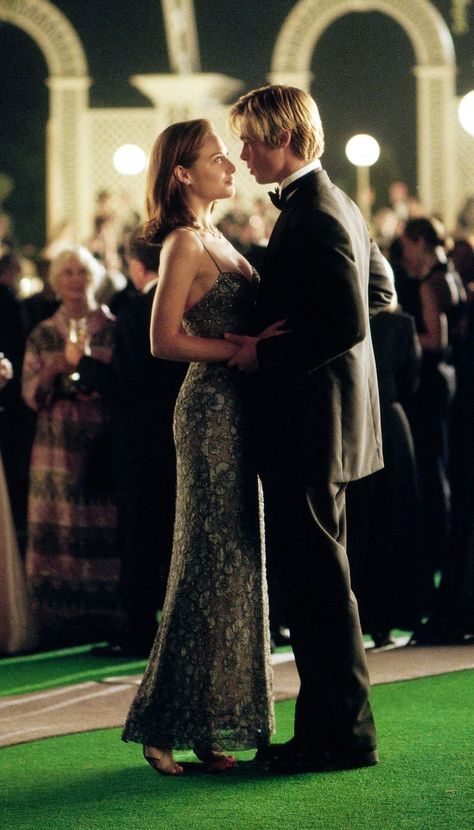 Meet Joe Black, Romance Movie Scenes, Claire Forlani, Joe Black, Most Paused Movie Scenes, Celebrity Wedding Dresses, Septième Art, Celebrity Wedding, Movie Shots