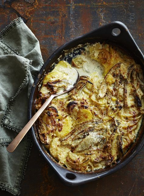 Fennel Potato, Onion Gratin, Cold Weather Comfort Food, Fennel Recipes, Holiday Side Dish, Holiday Side, Artisan Food, Potato Dishes, Anchovies