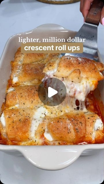 MaKayla Kim Thomas on Instagram: "comfort food but make it ✨smarter✨ I will never forget, one time I posted a recipe that incorporated crescent rolls which prompted someone to call me “deceitful” because there was “no way I actually ate crescent rolls while losing weight”. 💀

I’m here to tell you—I absolutely did…still am…and will always eat a crescent roll. 🤪 But, I do so MINDFULLY, in MODERATION, and make them a part of my BALANCED meal. That’s how 👏🏼 

weight loss doesn’t mean never eating with your family again—consistent swaps + compromises have allowed me to eat very “normal” meals WITH my family throughout my entire journey! 

This is a mash up between my chicken crescent roll ups from Good Food Mood x million dollar pasta from Heat + Eat! 😋 

If you’re tired of guessing, order Million Dollar Roll Ups, Chicken Crescent Roll Ups, Normal Meals, Million Dollar Pasta, Crescent Roll Ups, Recipes Using Crescent Rolls, Makayla Thomas, Bland Meals, Chicken Crescent Rolls