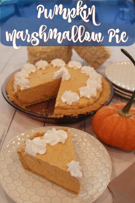 Pumpkin Marshmallow Pie is a Fall favorite with cinnamon, frozen whipped topping, and pure pumpkin. Cool Whip Pumpkin Pie Recipe, Pumpkin Pie With Marshmallow Topping, Pumpkin Pie With Marshmallows, Marshmallow Pumpkin Pie Recipe, Pumpkin Marshmallow Dessert, No Bake Pumpkin Pie With Cool Whip, Pumpkin And Cool Whip Recipes, No Bake Marshmallow Pumpkin Pie, Pumpkin Marshmallow Pie