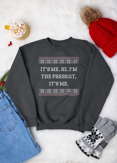 Sweatshirt Taylor Swift, Christmas Sweatshirt Ideas, Yankee Swap, The Office Christmas, Diy Christmas Sweater, Taylor Swift Christmas, Office Fan, Funny Christmas Sweaters, Ugly Sweater Party