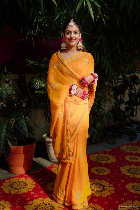 If you have been thinking on wearing a #saree for one of your #prewedding functions, then what could be better than wearing one for the #Haldiceremony. This is how you can make your look more special… #Threads Haldi Ceremony Outfit, Haldi Dress, Haldi Outfits, Haldi Outfit, Wedding Lehenga Designs, Indian Bride Outfits, Wedding Saree Collection, Ceremony Dresses, Traditional Indian Outfits