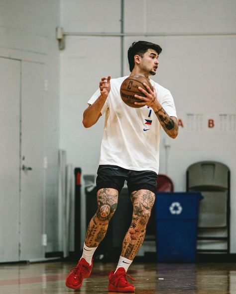 Basketball player Kobe Paras joins Japanese B.League Kobe Paras, Tattoo Pierna Hombre, Upper Leg Tattoos, Japanese Leg Tattoo, Tattoo Pierna, Tato Flash, Japanese Legs, Quarter Sleeve Tattoos, Forearm Sleeve