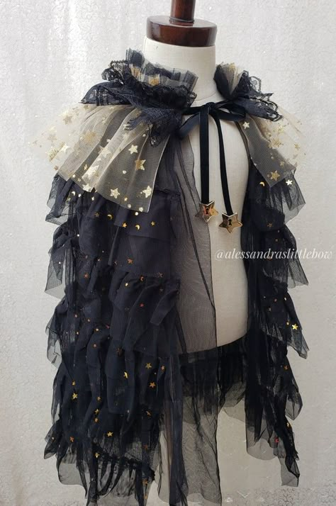 Witch Cape, Celestial Witch, Arm Cuffs, Witch Outfit, Really Cute Outfits, Fantasy Clothing, Fantasy Fashion, Character Outfits, Art Clothes