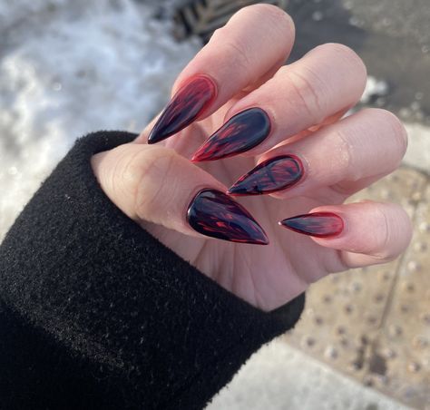 linda 🦇 on Twitter: "obsessed with my nails 😭… " Halloween Nails Red And Black, Bat French Tip, Bats Nails, Halloween Nails Red, French Tip Red, Blood Drip Nails, Nails Red And Black, Red Black Ombre, Blood Nails