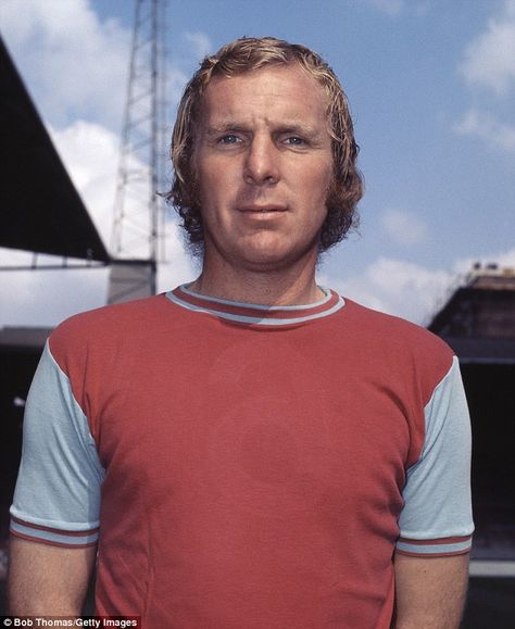 Bobby Moore to be celebrated with a commemorative stoneat West Ham United's new Olympic Stadium home Bobby Moore, West Ham United Fc, Premier League Teams, Olympic Stadium, The Legend Of Heroes, Uk Football, Football Icon, Historical People, Sports Hero