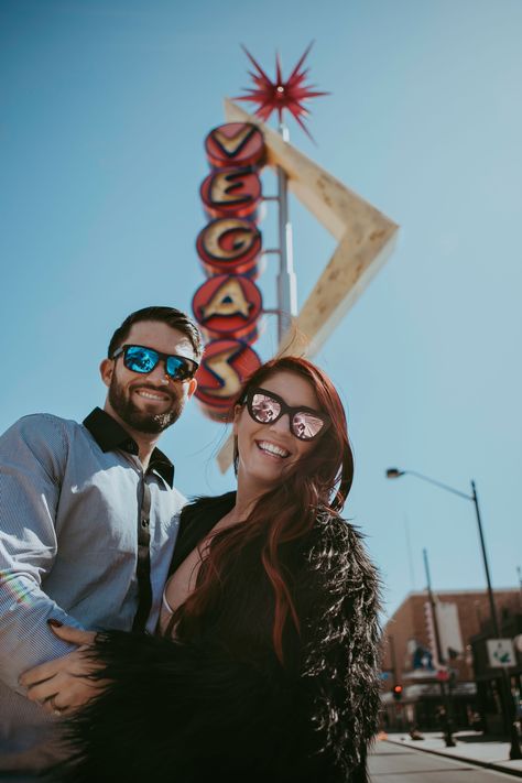 Las Vegas Couples Photo shoot Ideas || Downtown Las Vegas  #couples #lasvegas #downtownLV #photoshoot #elopement #engagement Vegas Picture Ideas, Las Vegas Picture Ideas, Las Vegas Couple, Couples Photo Shoot Ideas, Vegas Couple, Vegas Pics, Las Vegas Aesthetic, Vegas Photoshoot, Downtown Vegas