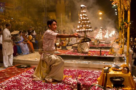 The Ganga Aarti is a powerful spiritual ritual that's performed at dusk in three of India's holiest cities. Here's all you need to know about it. Dev Deepawali, Before Night Falls, Planet Project, Save Planet Earth, Hindu Ceremony, Evening Prayer, Haridwar, North India, Spiritual Experience