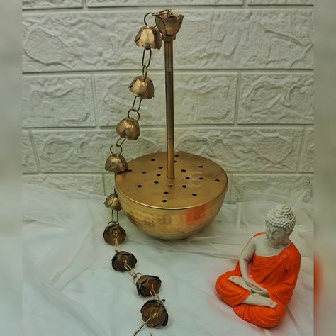 India 4 creation enterprises presenting Hanging loban urli💞💞 Ideal for burning bakhoor, loban, and other incense for purification rituals. Can be used as a table décor piece or incense holder for home fragrancing. Drop a dm for placing the order 👇 ✈️ Worldwide shipping To place order 💌Dm @india_4_creation_enterprises 📞 8218474908,9769372181 📱 WhatsApp:8218474908 💌 Mail: india4creationenterprises87@gmail.com 📍 moradabad 244001 #loban #lobanurli #lobandan #urlibowlwithstand #diwalig... Incense Holder, Diwali, Incense, Decorative Pieces, A Table, Table Decorations, India, Canning