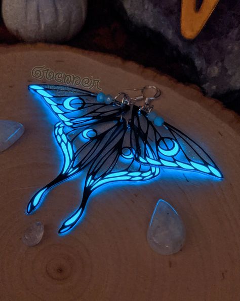 Groenneir Moth Earrings, Cute Moth, Moth Wings, Luna Moth, Drawing Stuff, Blue Sparkles, Shrink Plastic, Moon Glow, Fairy Wings