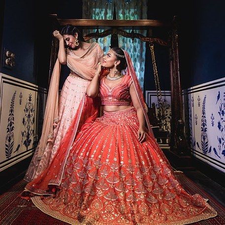 5,197 Likes, 15 Comments - Weddingz.in (@weddingz.in) on Instagram: “#WeddingzPicks The "Maar dala" pose never goes out of style! Our Bride and her sister spotted in a…” Sister Wedding Pictures, Wedding Photography Poses Bridal Party, Ethnic Lehenga, Bridesmaid Poses, Bridesmaid Photoshoot, Sisters Photoshoot Poses, Bridal Photography Poses, Bride Photography Poses, Bride Photoshoot