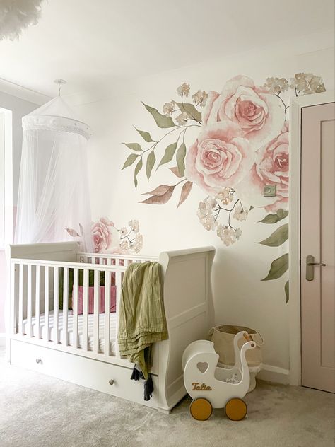 Baby Girl Nursery Mural, Girl Nursery Mural, White And Pink Nursery, Pink And Green Nursery, Wallpapers Ideas, Rose Nursery, Feminine Bedroom, Nursery Mural