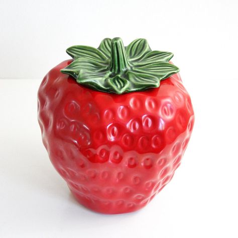 Strawberry Cookie Jar, Strawberry Items, Strawberry Cookie, Red And White Kitchen, Collectible Cookie Jars, Strawberry Kitchen, Ceramic Fruit, Strawberry Cookies, Ceramic Canister