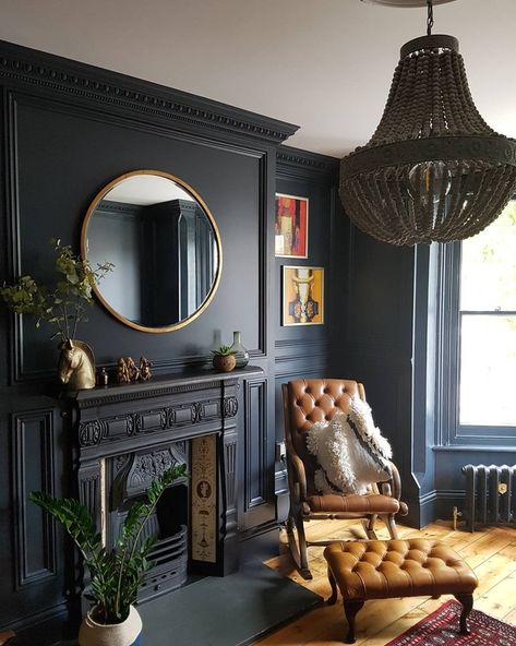 Victorian Lounge, Victorian Living Room, Black Home Decor, Dark Living Rooms, Victorian Interiors, Dark Home Decor, Black Home, Victorian Decor, Style Deco